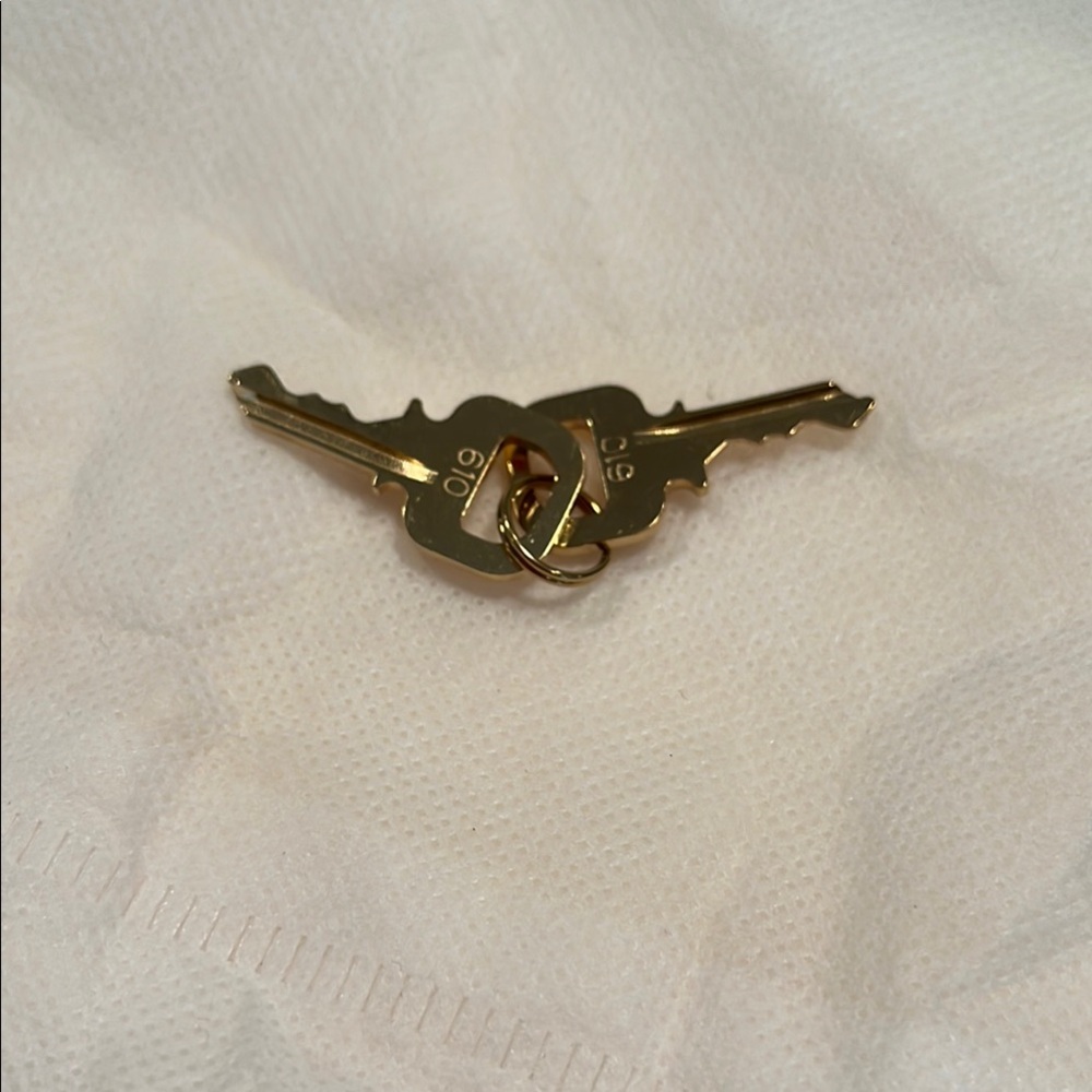 Louis Vuitton Gold tone keys #610 - Picture 3 of 3